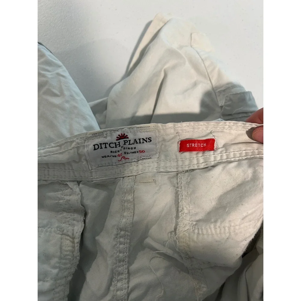 Ditch Plains Ricky Singh Mens Off White Cotton Cargo Shorts Size 40 Utility Zip